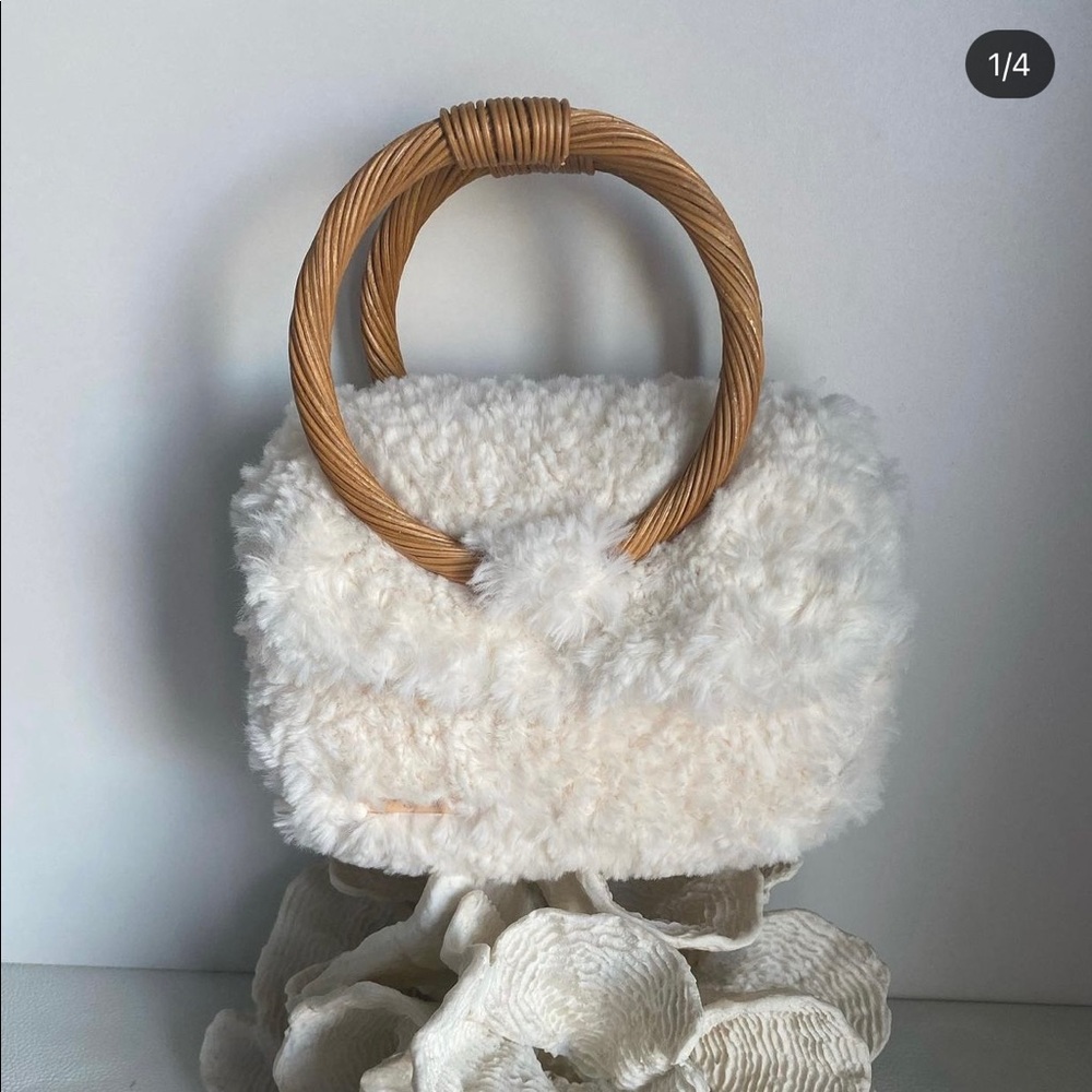 Faux fur knitting mini bag